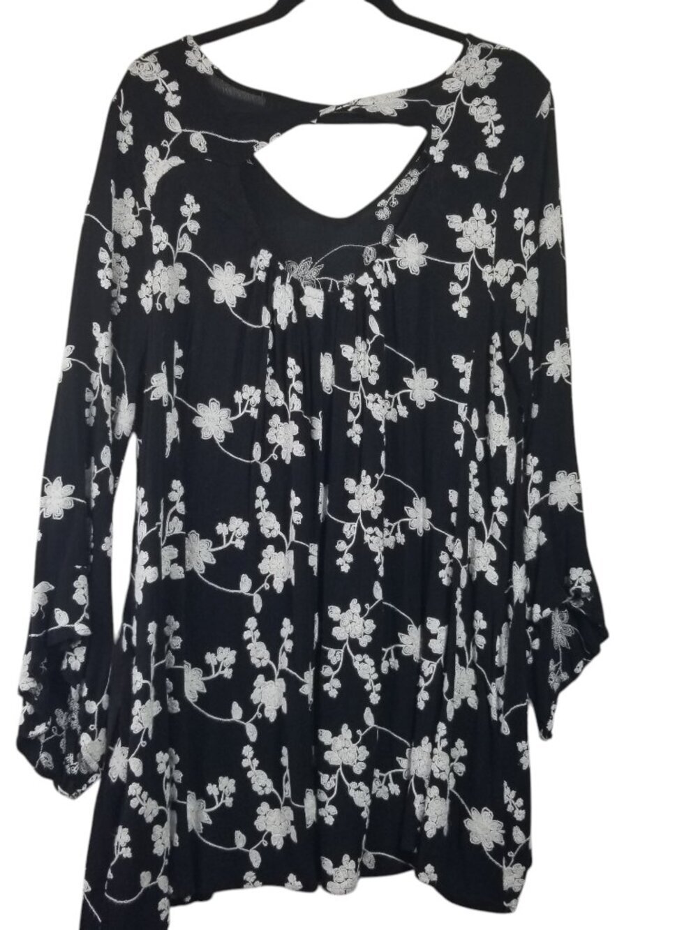 Umgee Women's Cotton Blend Black Emboidered Floral Tunic Bell Sleeve Dress Sz1XL - Picture 2 of 7